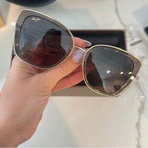 Maui Jim Violet Lake MJ-843-24A Made in Japan 53-21-145 Titanium Sunglasses